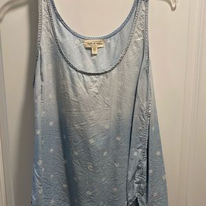 Sleeveless chambray blouse.